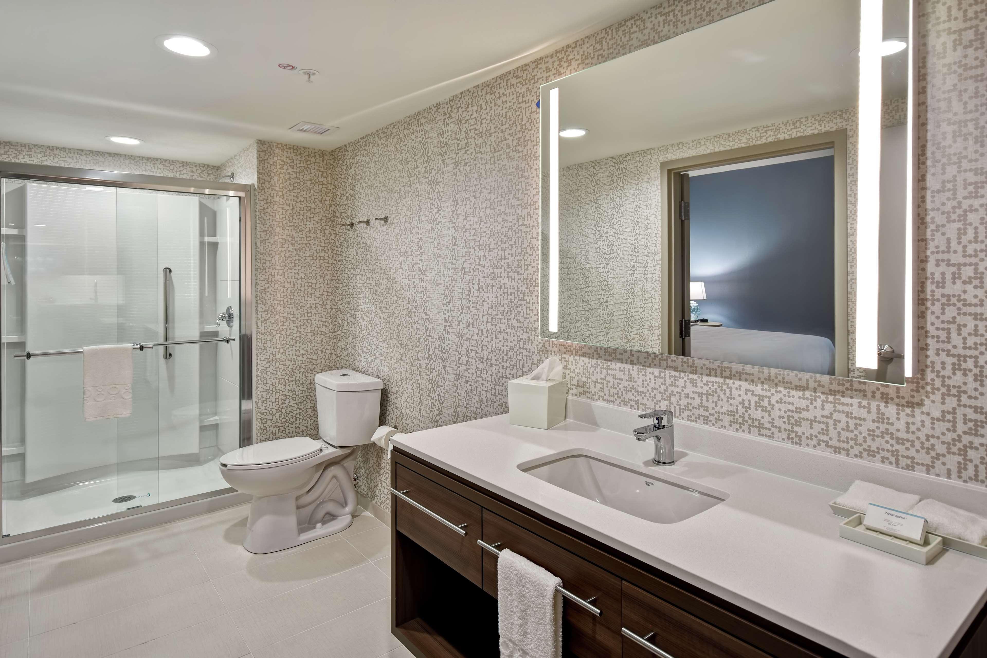 Home2 Suites By Hilton Frankfort Bagian luar foto