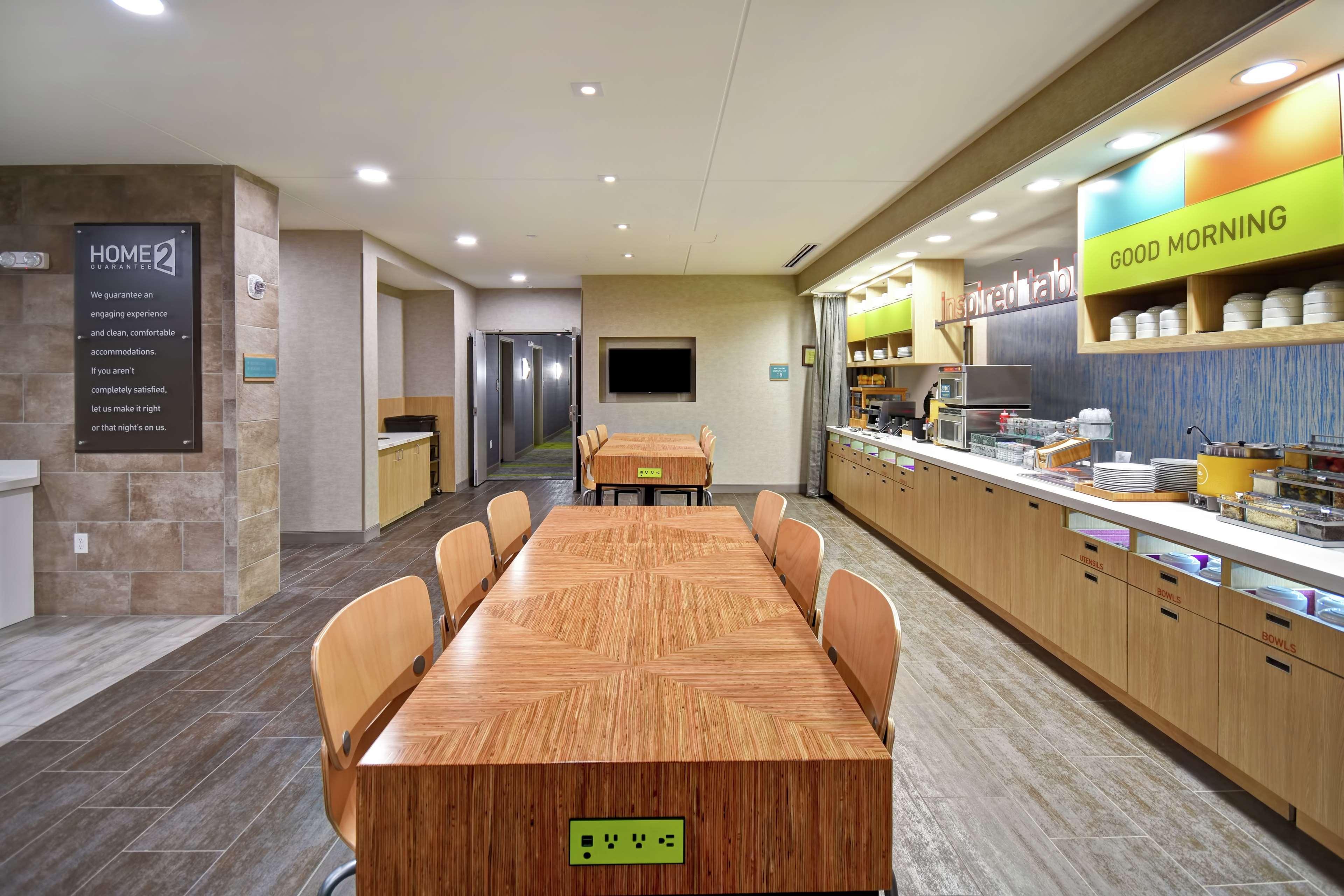 Home2 Suites By Hilton Frankfort Bagian luar foto