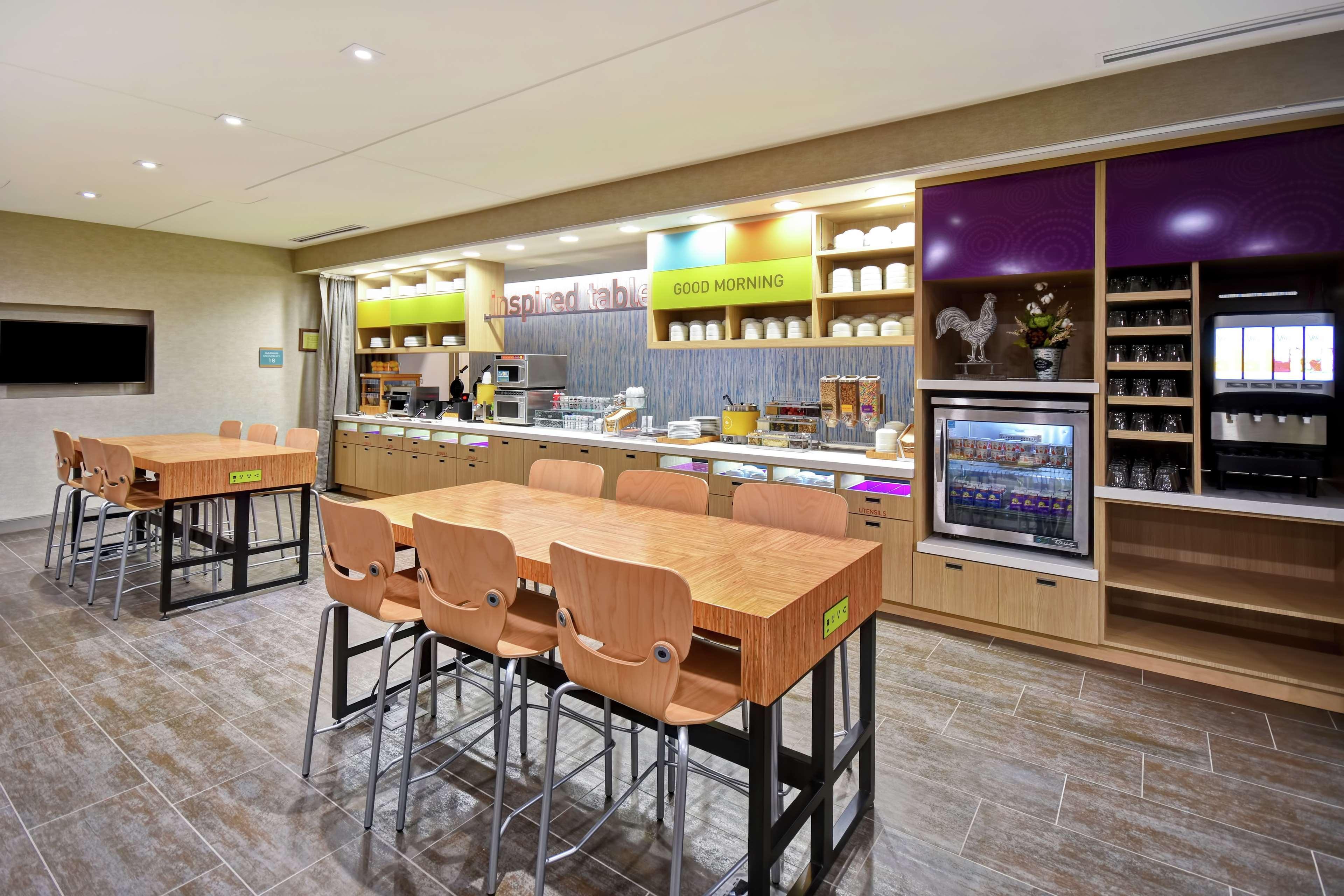 Home2 Suites By Hilton Frankfort Bagian luar foto