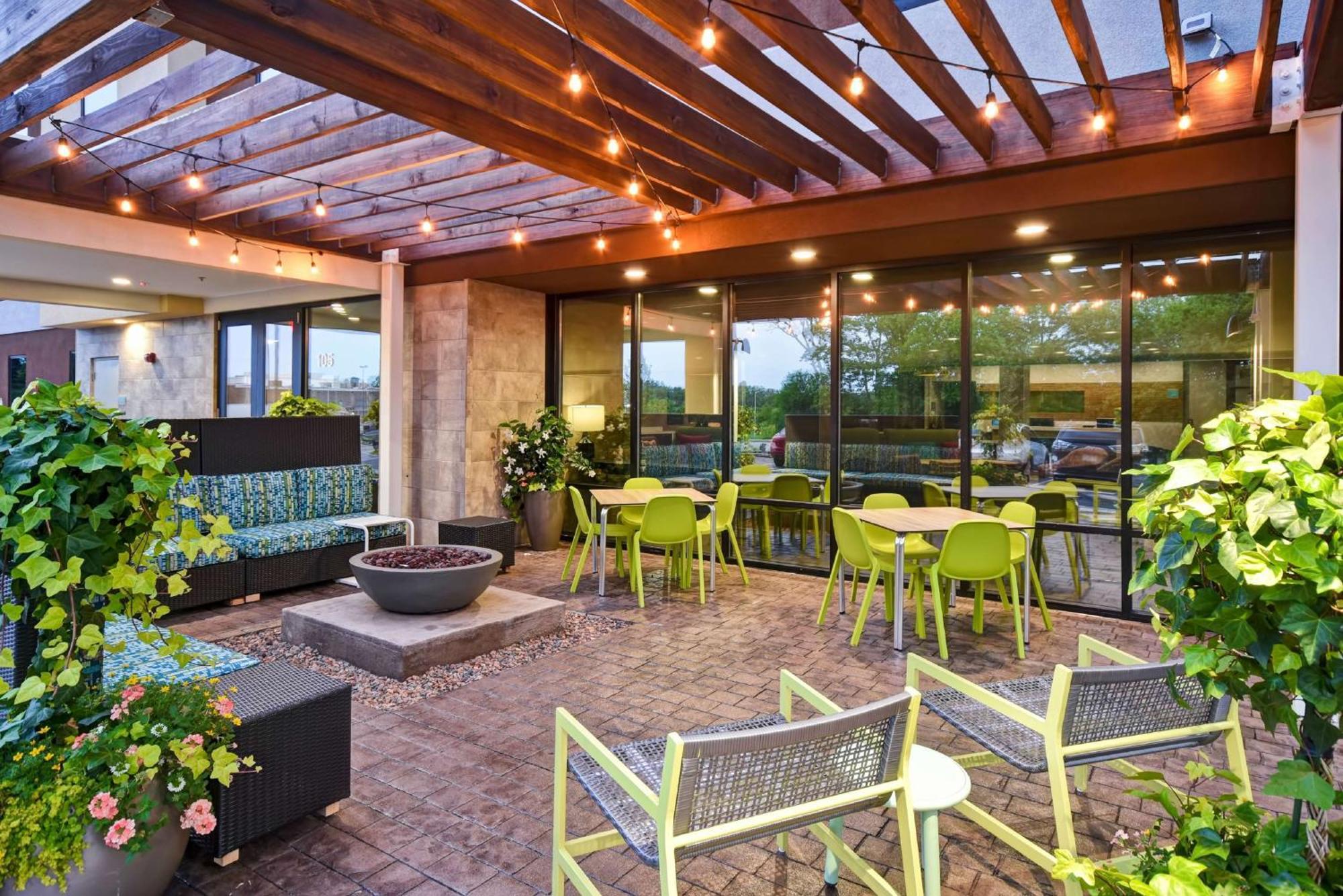 Home2 Suites By Hilton Frankfort Bagian luar foto