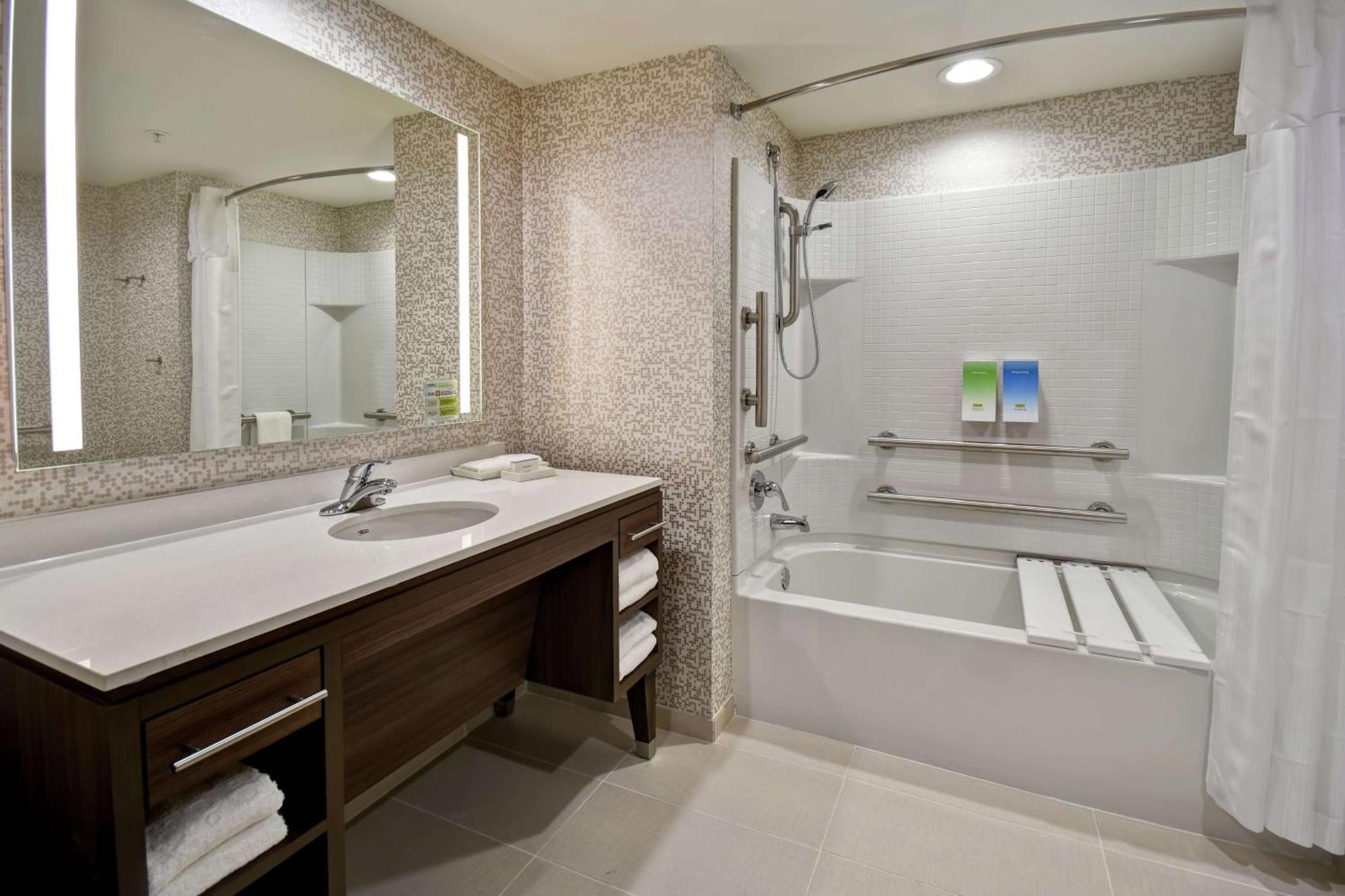 Home2 Suites By Hilton Frankfort Bagian luar foto