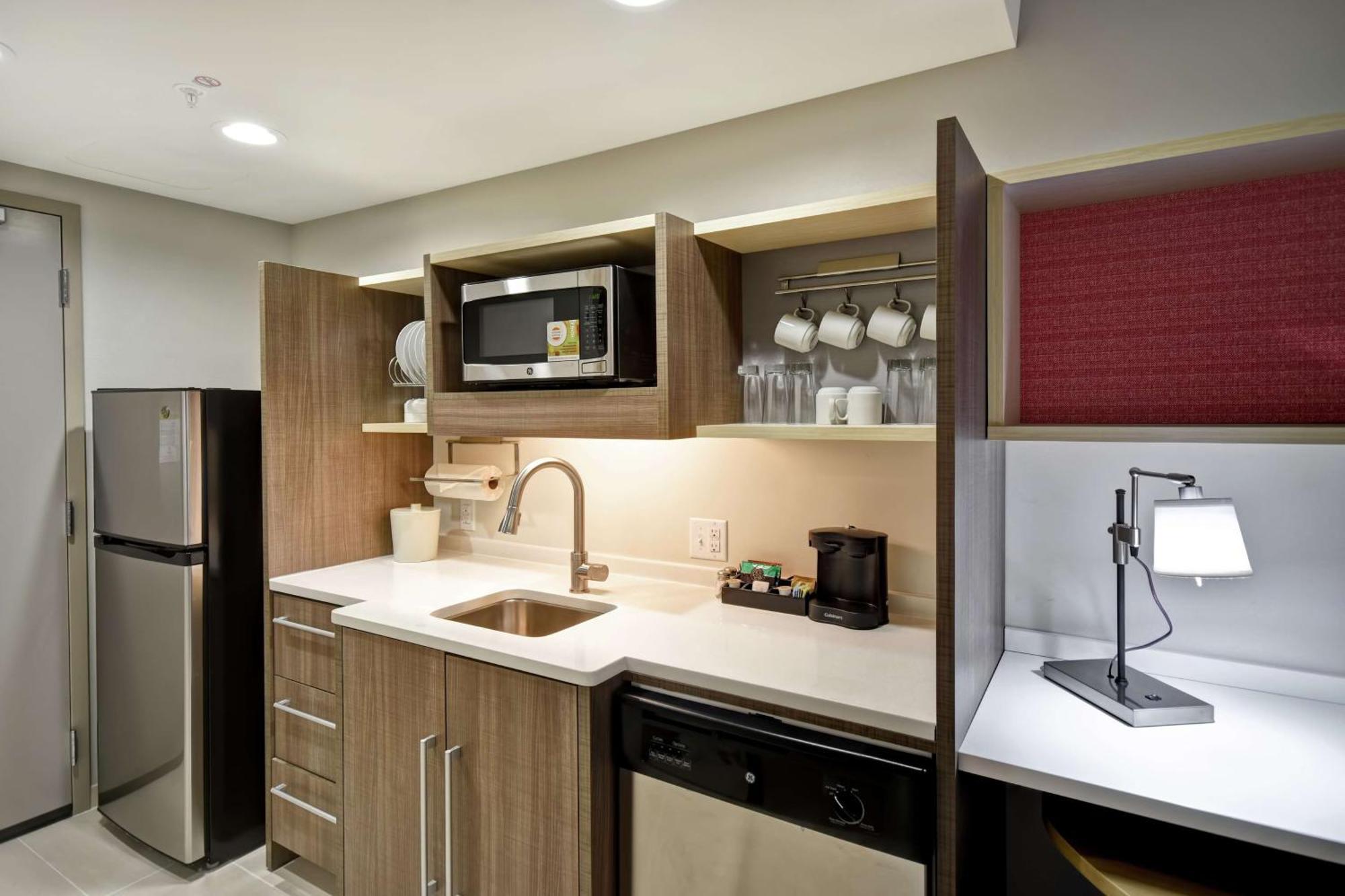 Home2 Suites By Hilton Frankfort Bagian luar foto